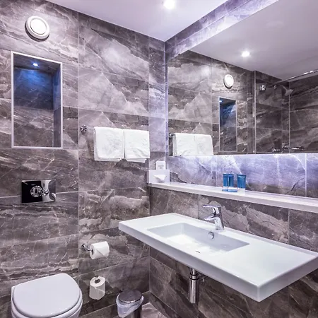 فندق Talbot Stillorgan 4*