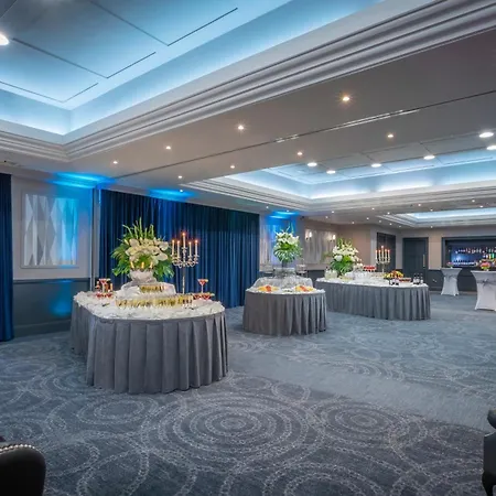 فندق Talbot Stillorgan 4*