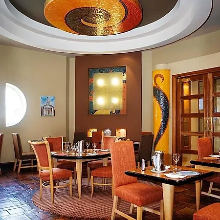 فندق Talbot Stillorgan 4*